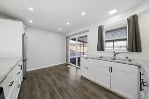 7635 S Oconto Ave, Bridgeview, IL 60455 - Photo 8