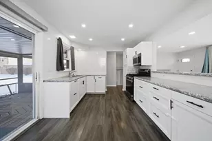 7635 S Oconto Ave, Bridgeview, IL 60455 - Photo 10