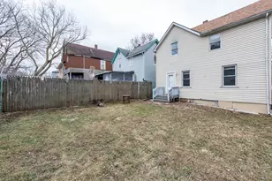 205 S Park Ave, Waukegan, IL 60085 - Photo 22