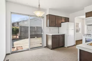 166 E Cunningham Dr, Palatine, IL 60067 - Photo 2