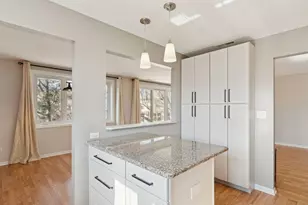 8225 N Niles Center Road N, Skokie, IL 60077 - Photo 12