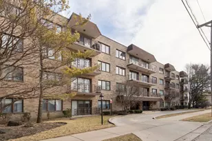 8225 N Niles Center Road N, Skokie, IL 60077 - Photo 2