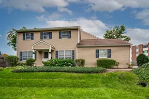 134 W Wood St, Palatine, IL 60067 - Photo 1