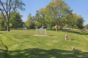 8440 W 95th St, Hickory Hills, IL 60457 - Photo 16