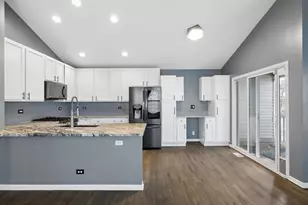 460 Valentine Way, Oswego, IL 60543 - Photo 8