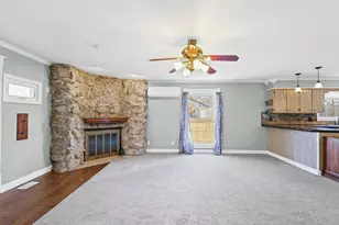 103 E Griggs St, Mansfield, IL 61854 - Photo 16