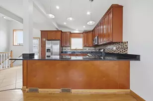 10725 S Rutherford Ave, Worth, IL 60482 - Photo 16