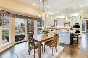 26W401 Torrey Pines Ct, Winfield, IL 60190 - Photo 6