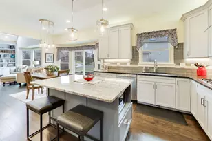 26W401 Torrey Pines Ct, Winfield, IL 60190 - Photo 4