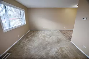 3447 Fox Hill Rd, Aurora, IL 60504 - Photo 4