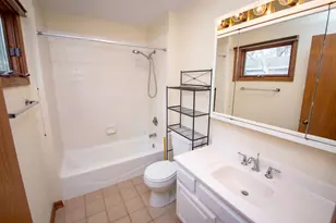 23231 W Lakeshore Dr, Antioch, IL 60002 - Photo 12