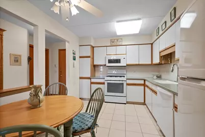 6755 N Milwaukee Avenue #404, Niles, IL 60714 - Photo 14