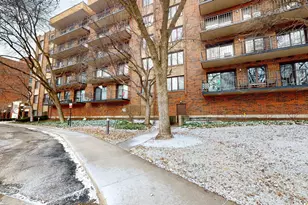 9560 Gross Point Rd, Skokie, IL 60076 - Photo 4