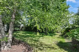 5805 Castlewood Trail, McHenry, IL 60050 - Photo 32