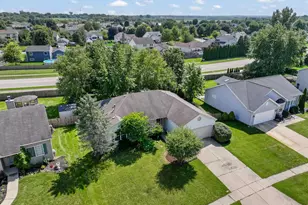 5805 Castlewood Trail, McHenry, IL 60050 - Photo 36