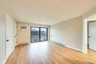 724 N Briar Hill Ln, Addison, IL 60101 - Photo 4