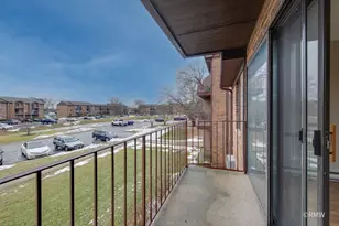 724 N Briar Hill Ln, Addison, IL 60101 - Photo 10