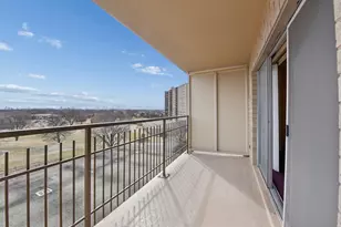 6933 N Kedzie Ave, Chicago, IL 60645 - Photo 10