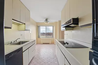 6933 N Kedzie Avenue #603, Chicago, IL 60645 - Photo 14
