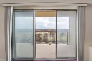 6933 N Kedzie Ave, Chicago, IL 60645 - Photo 8