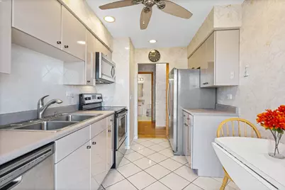 8620 Waukegan Road #408, Morton Grove, IL 60053 - Photo 12