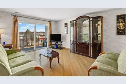 8620 Waukegan Road #408, Morton Grove, IL 60053 - Photo 2