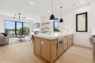 957 N Winchester Pkwy, Chicago, IL 60622 - Photo 12