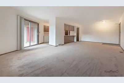 1840 W Highland Avenue #E-105, Elgin, IL 60123 - Photo 4