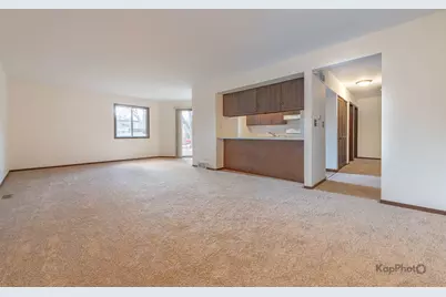 1840 W Highland Avenue #E-105, Elgin, IL 60123 - Photo 6