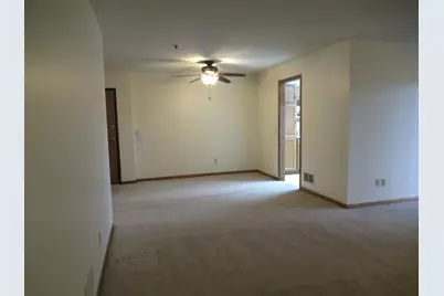 910 Thornwood Drive #910, Saint Charles, IL 60174 - Photo 2