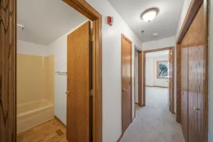 910 Thornwood Dr, Saint Charles, IL 60174 - Photo 12