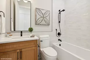 957 N Winchester Pkwy, Chicago, IL 60622 - Photo 18