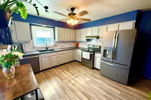 1703 24th St, Rock Island, IL 61021 - Photo 8