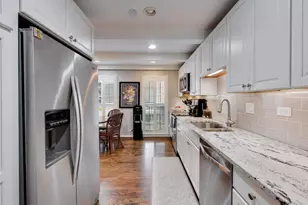 737 York Ct, Northbrook, IL 60062 - Photo 8