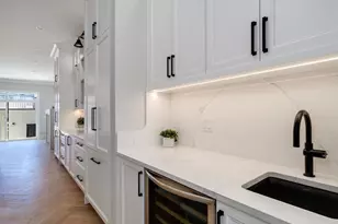 3055 N Christiana Ave, Chicago, IL 60618 - Photo 6