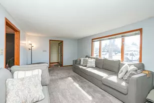 284 W 5th St, Manteno, IL 60950 - Photo 6