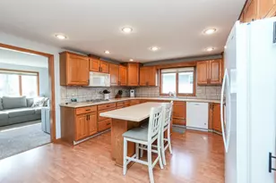 284 W 5th St, Manteno, IL 60950 - Photo 8