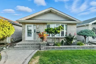 7051 W 64th Pl, Chicago, IL 60638 - Photo 1