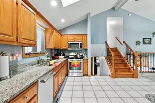 7051 W 64th Pl, Chicago, IL 60638 - Photo 4