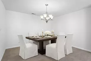 127 Acacia Circle, Indian Head Park, IL 60525 - Photo 4