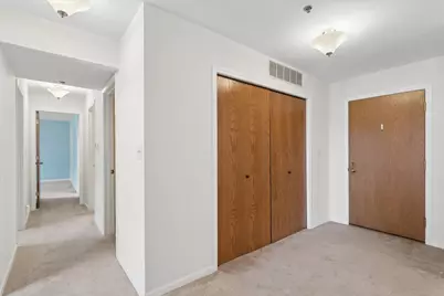 127 Acacia Circle #402, Indian Head Park, IL 60525 - Photo 2