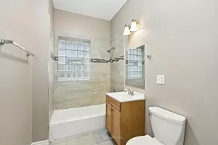 7033 S Vernon Ave, Chicago, IL 60637 - Photo 6