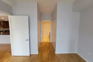 240 E Illinois St, Chicago, IL 60611 - Photo 12