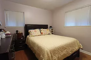 226 Fernwood Ln, Glenview, IL 60025 - Photo 8