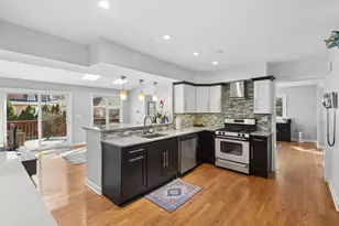 6831 N Kilpatrick Ave, Lincolnwood, IL 60712 - Photo 10