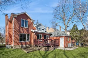 6831 N Kilpatrick Ave, Lincolnwood, IL 60712 - Photo 20