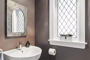 6831 N Kilpatrick Ave, Lincolnwood, IL 60712 - Photo 4