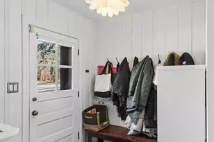 6831 N Kilpatrick Ave, Lincolnwood, IL 60712 - Photo 18