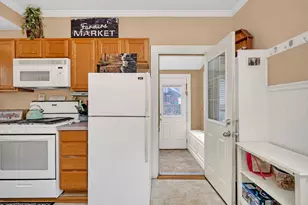 565 E Norris Dr, Ottawa, IL 61350 - Photo 14