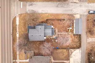 565 E Norris Dr, Ottawa, IL 61350 - Photo 30